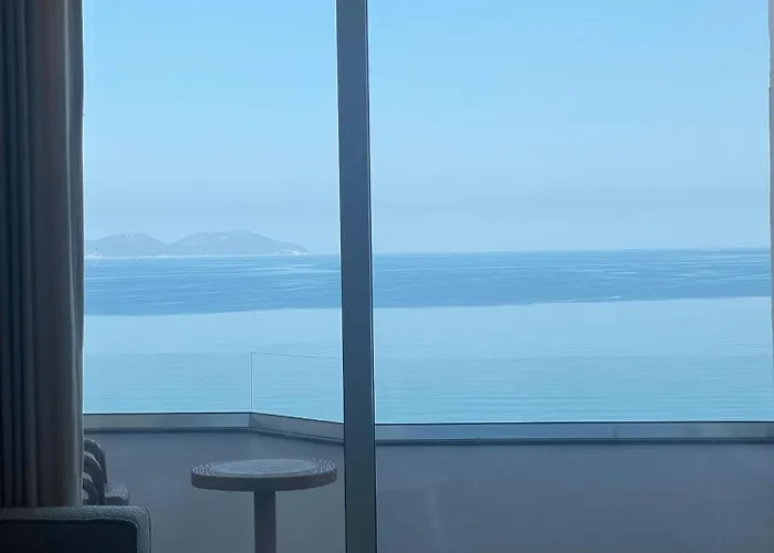 E Apartment