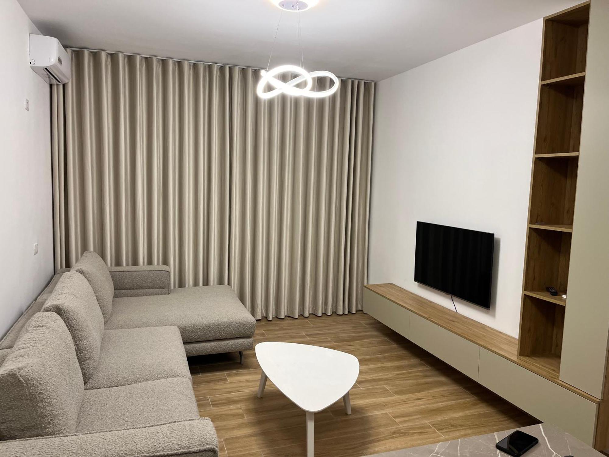 E Apartment *